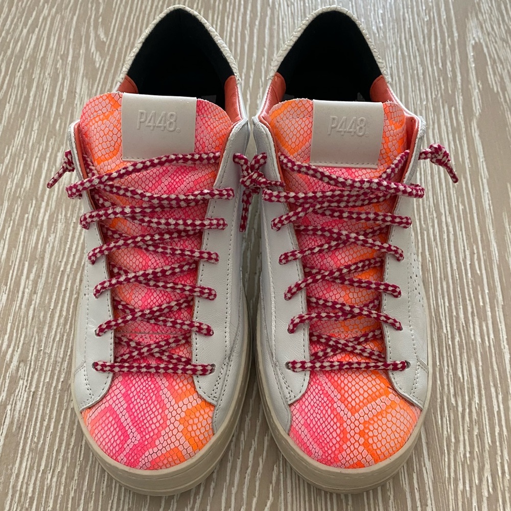 NEW!!!  P448 John sneaker size 40
